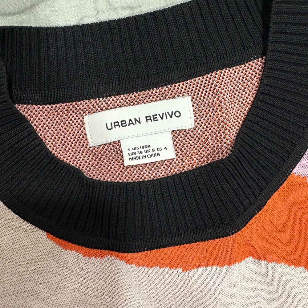 ASOS Urban Revivo Pink Abstract Swirl Polka Dot Knit Crop Top Short Sleeve Sz 4 - Picture 2 of 4